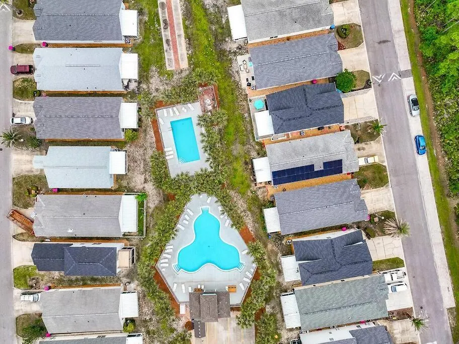 Holiday home Walk 2 2Pools & Beach Front Back Covered Area Kids Rm Panama City Beach United States